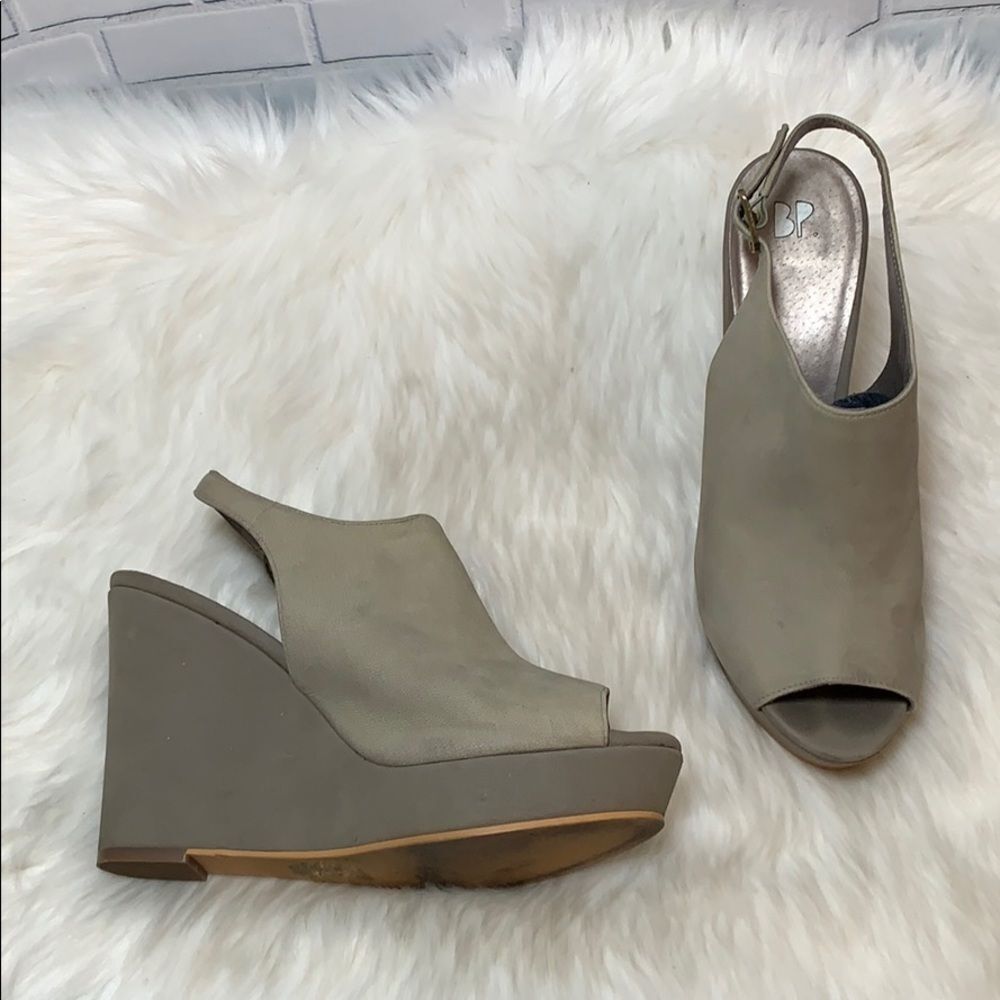 BP Dove Frey Suede Wedge Sandals‎ Size 10